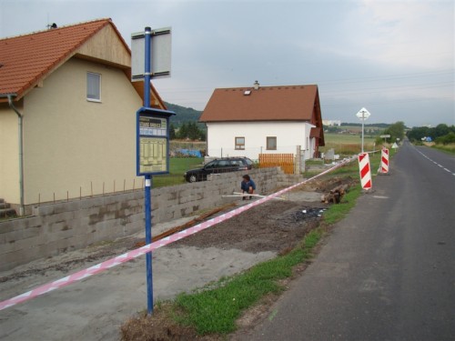 Přestavba zastávek ve Starých Srbicích.